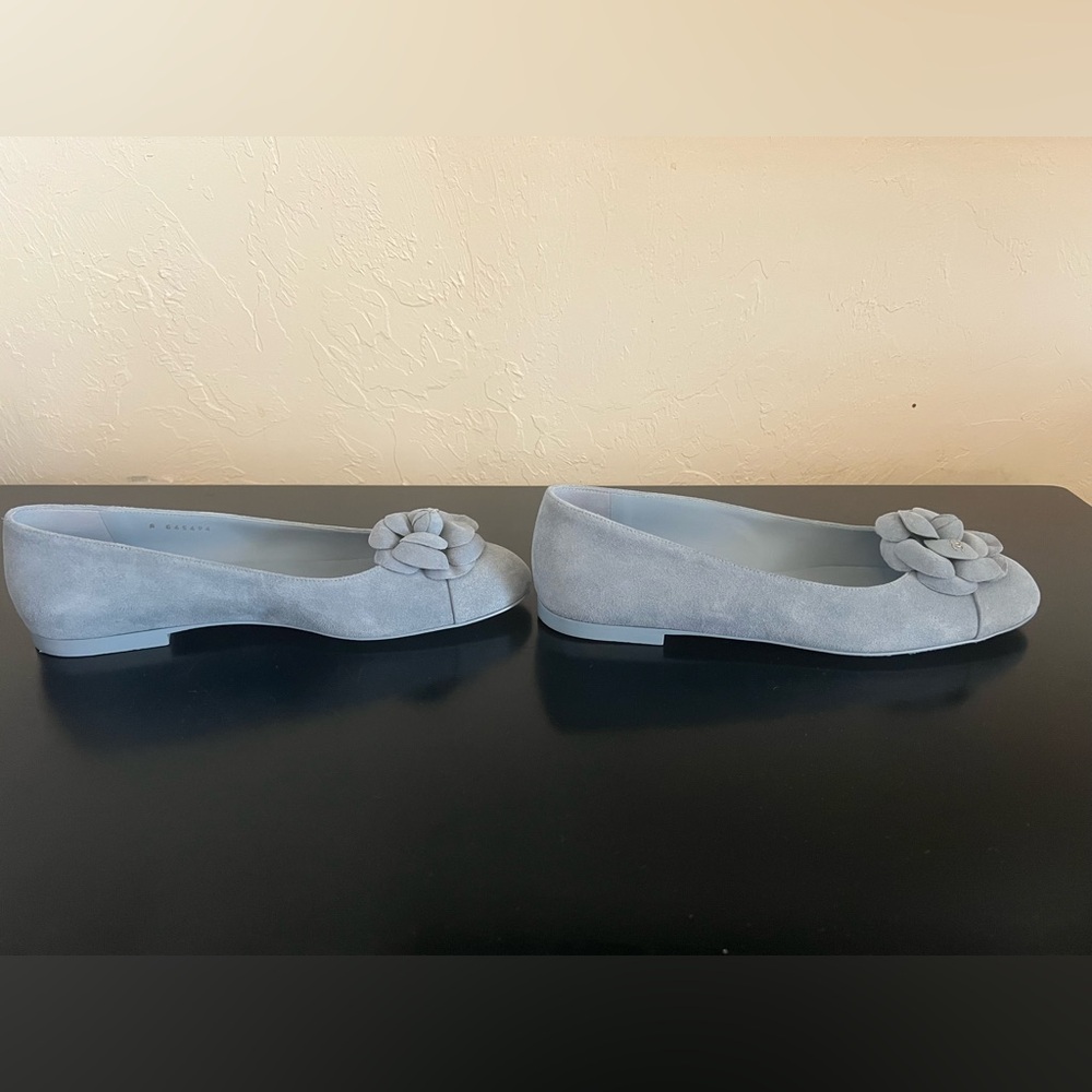CHANEL Women's Light Blue Suede Camellia Ballet Flats size 40 - Picture 6 of 12
